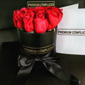 Box de 12 rosas premium cómplices