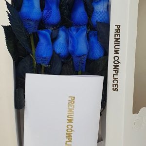 CAJA LARGA DE 12 ROSAS AZULES PREMIUM