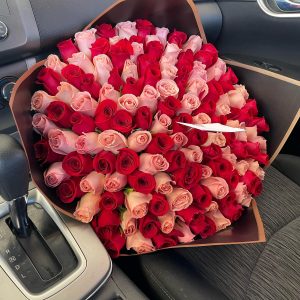 BIG BOUQUET PREMIUM 100 ROSAS ROJAS Y TONOS ROSAS