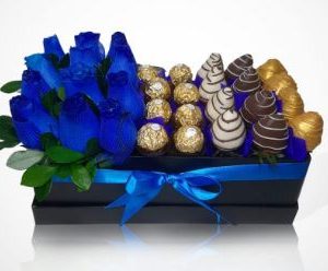 ROSAS AZULES CON CHOCOLATES