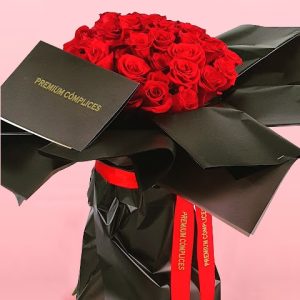 BIG BOUQUET PREMIUM CÓMPLICES DE 50 ROSAS ROJAS