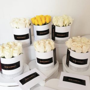 12 Rosas Blancas En Box Para Regalar