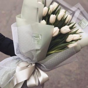 RAMO PREMIUM DE 20 TULIPANES BLANCOS