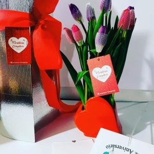 Tulipanes Premium Morado Y Rojo En Base De Corazón