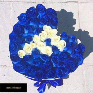 50 Rosas Premium Azules En Corazón Con Inicial